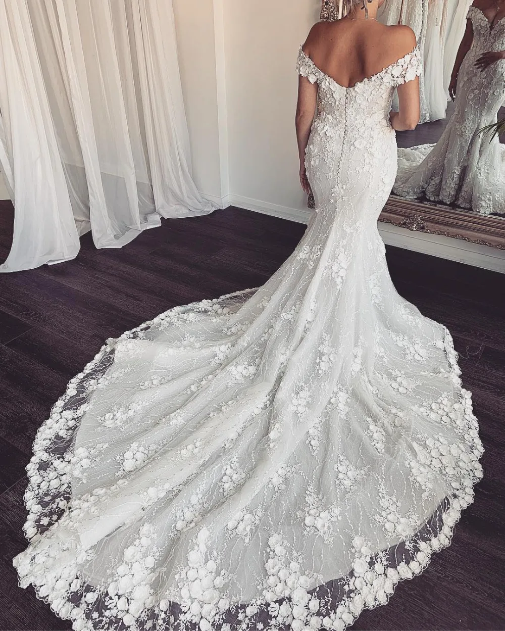 2020 Illusion Sweetheart Mermaid Wedding Dress Detachable Train 2 In 1 Wedding Gowns Vestido De Noiva Lace With Pearls HA163
2020 Illusion Sweetheart Mermaid Wedding Dress Detachable Train 2 In 1 Wedding Gowns Vestido De Noiva Lace With Pearls HA163