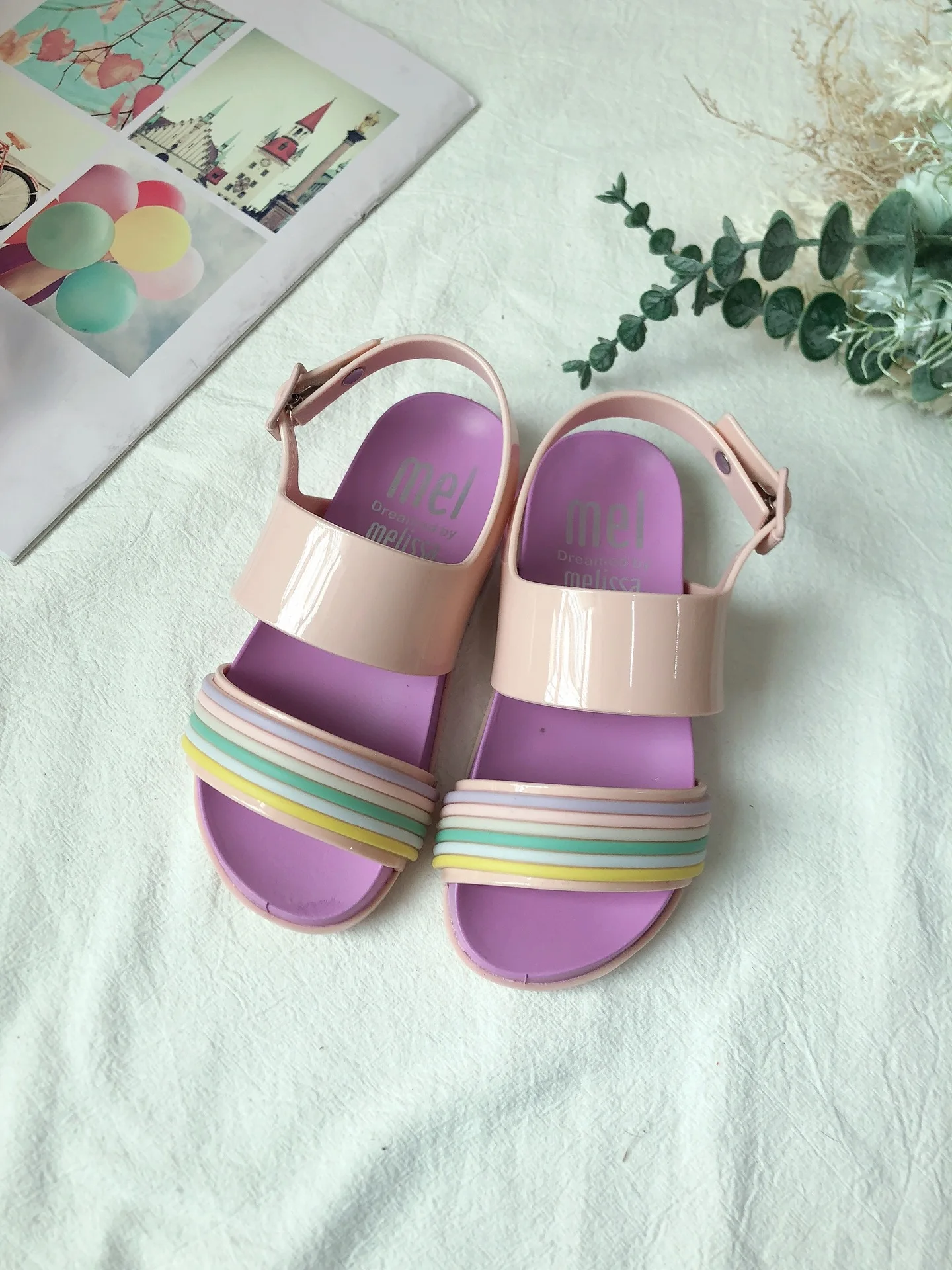 Big Girl Melissa Summer Sandals Rainbow Fragrant Jelly Shoes Children's Fashion 2 Belt Beach Sandals for Kids HMI061
Big Girl Melissa Summer Sandals Rainbow Fragrant Jelly Shoes Children's Fashion 2 Belt Beach Sandals for Kids HMI061