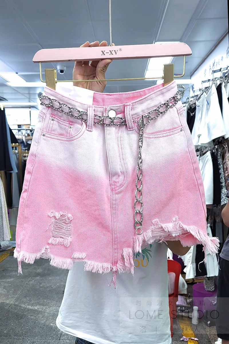 Gradient Color Pink Denim Skirt for Women 2021 Summer New High Waist Slimming All-match A- Line Skirt with Chain Sash
Gradient Color Pink Denim Skirt for Women 2021 Summer New High Waist Slimming All-match A- Line Skirt with Chain Sash