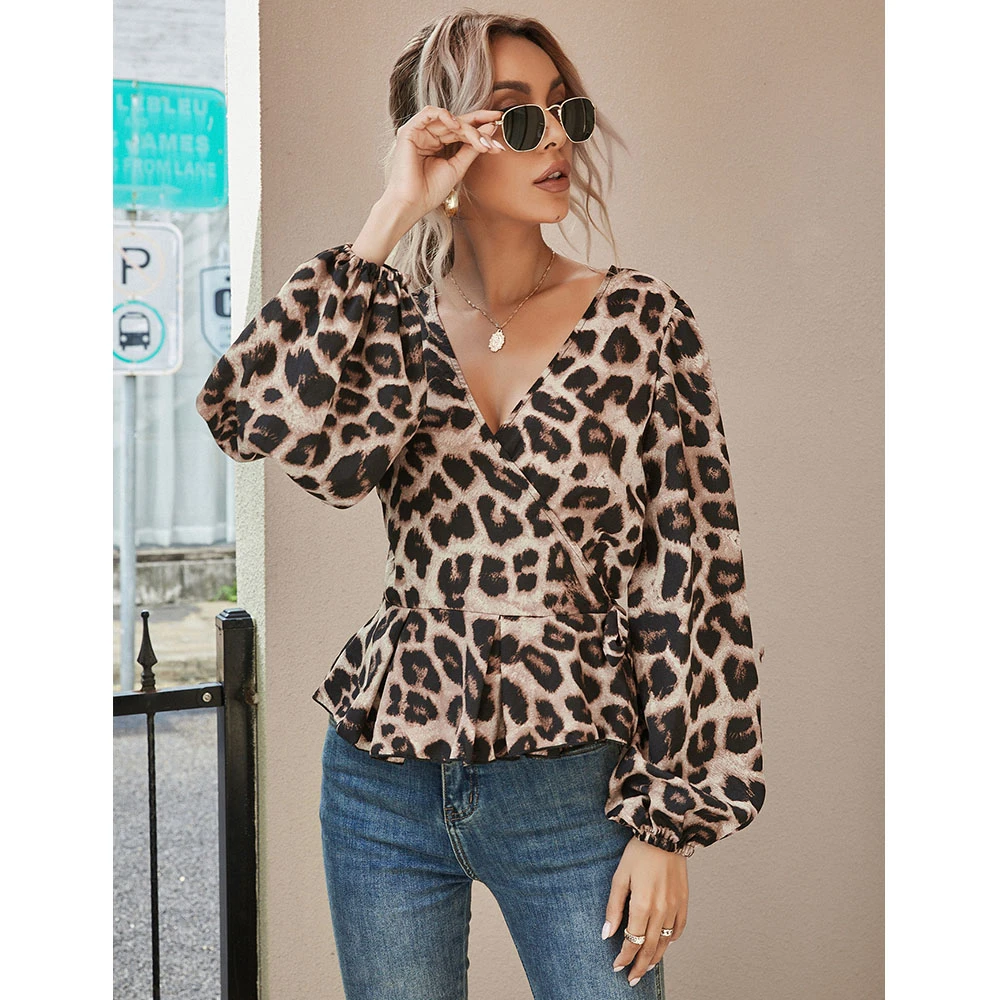 Leopard Print Woman Tshirts Ruffles V Neck Lantern Sleeve Shirts Tops Women 2020 Streetwear Plus Size
Leopard Print Woman Tshirts Ruffles V Neck Lantern Sleeve Shirts Tops Women 2020 Streetwear Plus Size