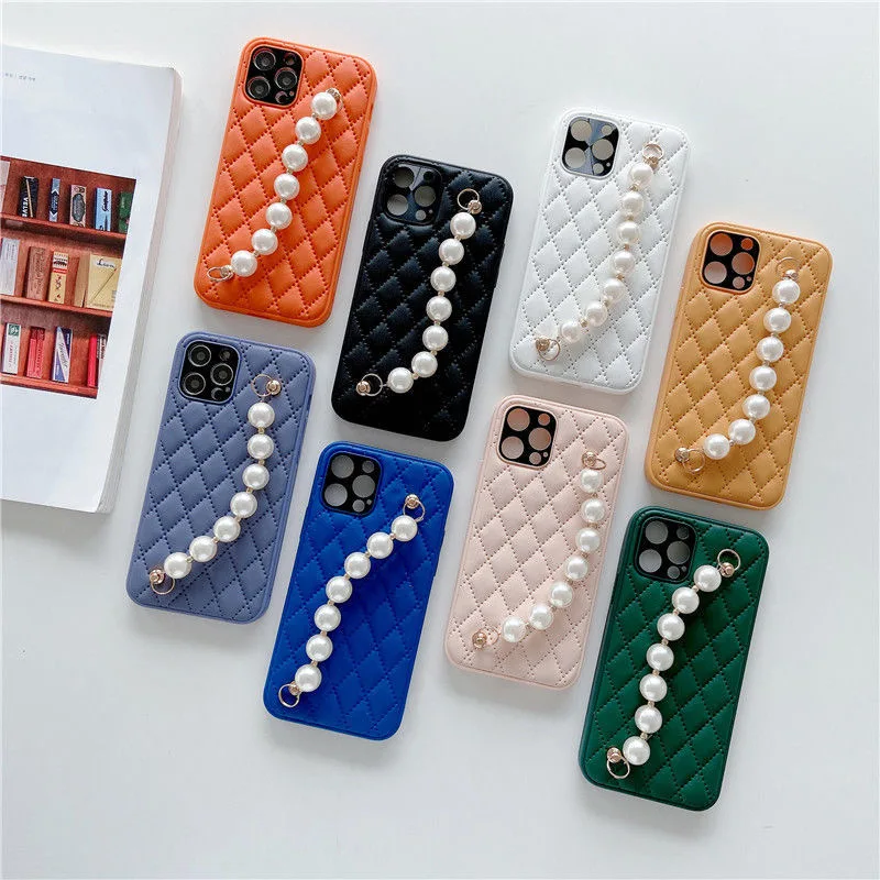 Luxury Fashion Pearl Wrist Chain Hand Strap Grid Lambskin Leather Phone Case Cover For Iphone 12 11 Pro XS Max XR X 8 7 Plus SE
Luxury Fashion Pearl Wrist Chain Hand Strap Grid Lambskin Leather Phone Case Cover For Iphone 12 11 Pro XS Max XR X 8 7 Plus SE