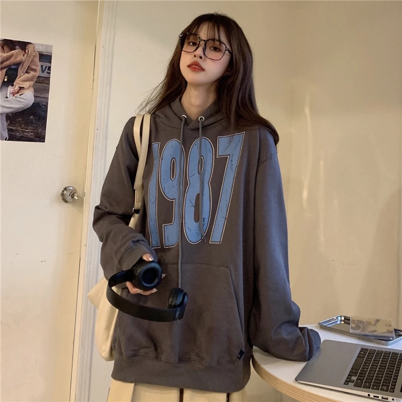 2021 autumn and winter new retro printed sweatshirt women's number letter long-sleeved hooded loose hoodie
2021 autumn and winter new retro printed sweatshirt women's number letter long-sleeved hooded loose hoodie