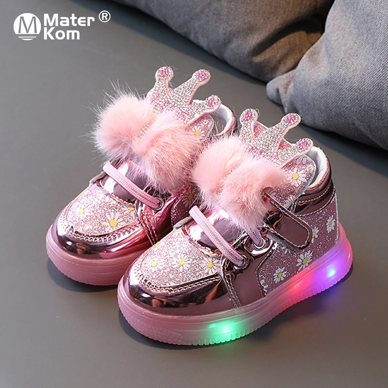 Size 21-30 Baby LED Shoes Lovely Girls Crown Luminous Sneakers With Led Lights Kids Boys Girls Glowing Toddler Shoes For 0-6 y 
Size 21-30 Baby LED Shoes Lovely Girls Crown Luminous Sneakers With Led Lights Kids Boys Girls Glowing Toddler Shoes For 0-6 y