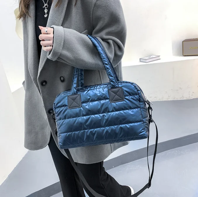 New Cotton Messenger Bag Promotion Item Design Down Black Padded Lady Handbag Large Capacity Female Shoulder Handbag
New Cotton Messenger Bag Promotion Item Design Down Black Padded Lady Handbag Large Capacity Female Shoulder Handbag