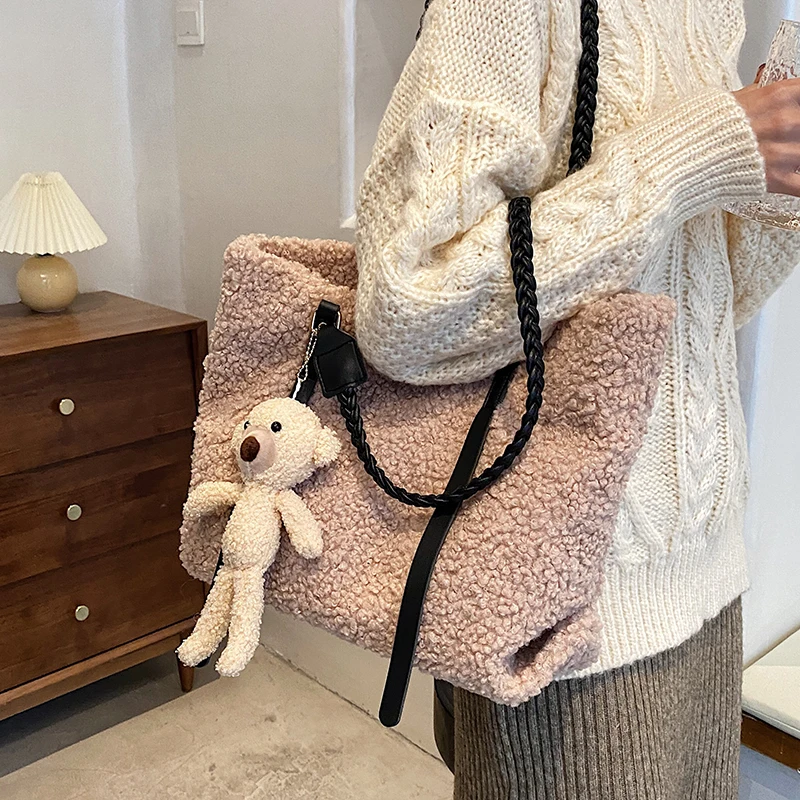 с доставкой Soft Faux Fur High capacity Crossbody Brand Bag for Women 2021 Winter Hit Plush Shoulder Bags Female Handbags Purses
с доставкой Soft Faux Fur High capacity Crossbody Brand Bag for Women 2021 Winter Hit Plush Shoulder Bags Female Handbags Purses