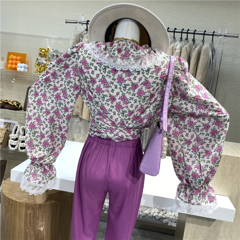Brand Original Design 2021 New Sexy V-neck Lace Floral Chiffon Top With Flared Sleeve Top
Brand Original Design 2021 New Sexy V-neck Lace Floral Chiffon Top With Flared Sleeve Top