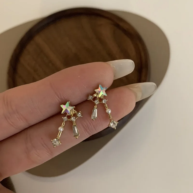 Korea Small Fresh Sweet Zircon Crystal Earrings Temperament Simple Wild For Women Ear Bright Stars Earrings Jewelry
Korea Small Fresh Sweet Zircon Crystal Earrings Temperament Simple Wild For Women Ear Bright Stars Earrings Jewelry