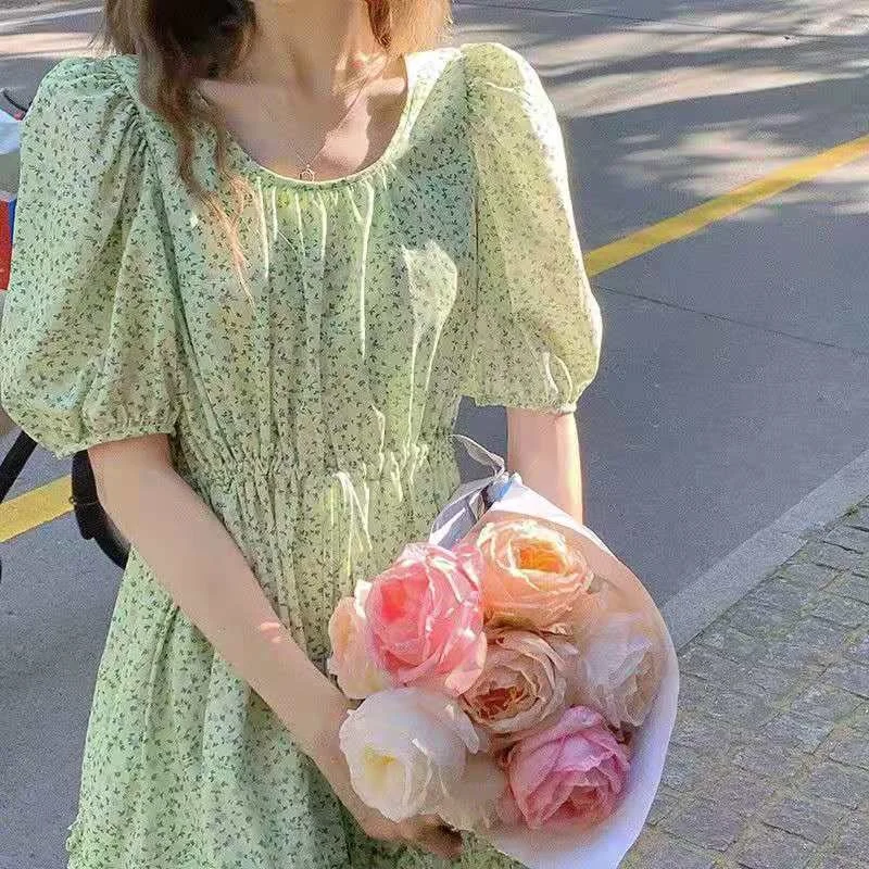 Короткие летние рукава-фонарики с круглым вырезом
Короткие летние рукава-фонарики с круглым вырезом