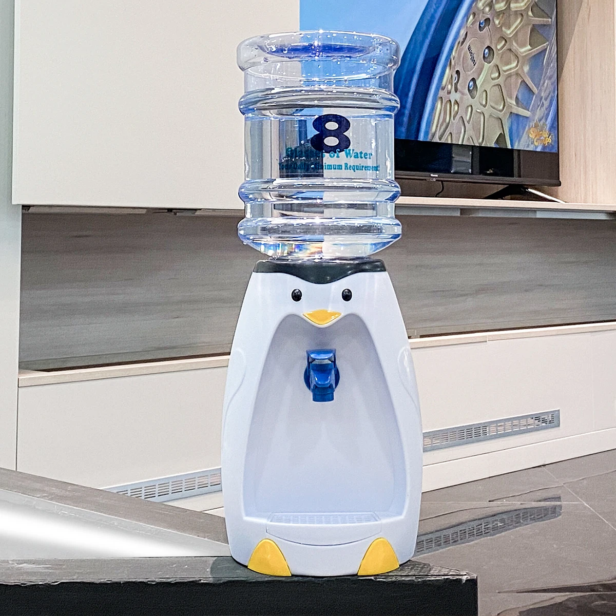2.5L Cold Water Dispenser Small Penguin Shape Mini Drinks Dispenser With Tank,Tap And Stand For Home Gatherings School Offic
2.5L Cold Water Dispenser Small Penguin Shape Mini Drinks Dispenser With Tank,Tap And Stand For Home Gatherings School Offic