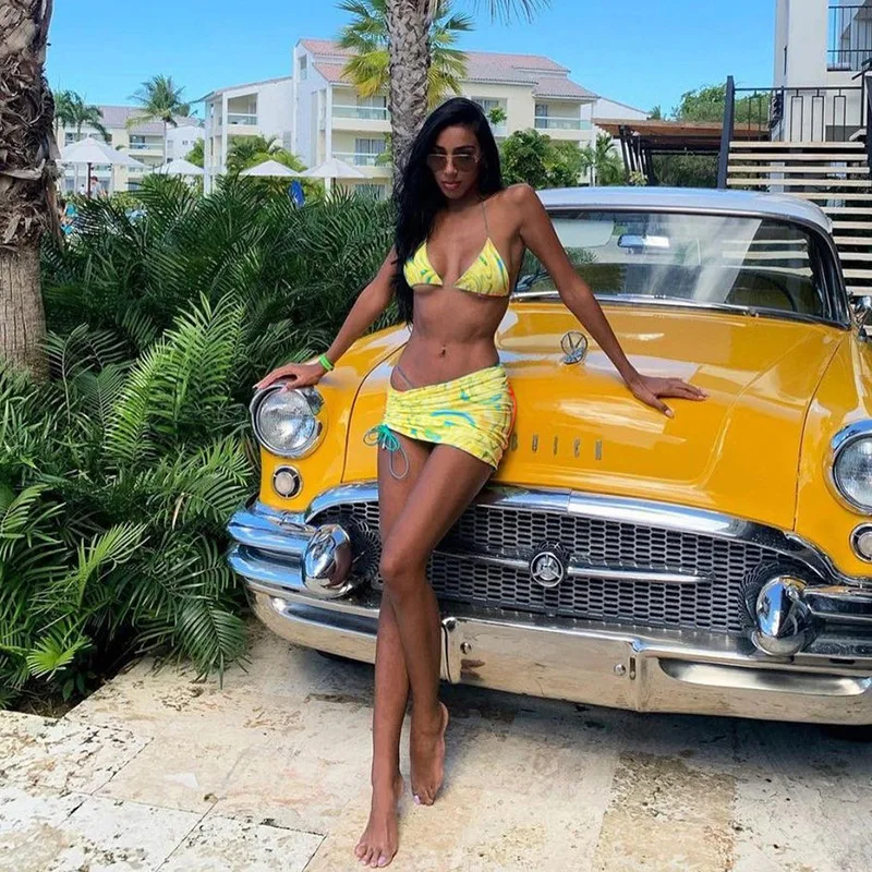 CIBBAR Casual Printing Bandage Halter Vacation Two Piece Sets Women Lace Up Bra Top And Drawstring Mini Skirt Suits Summer Party
CIBBAR Casual Printing Bandage Halter Vacation Two Piece Sets Women Lace Up Bra Top And Drawstring Mini Skirt Suits Summer Party