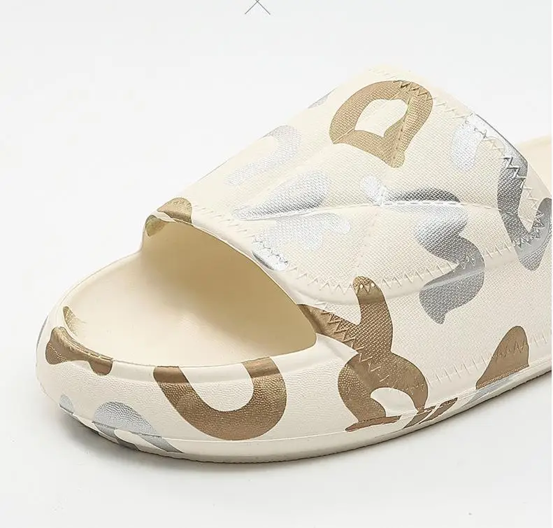 2022 Summer Season Slides Casual Slippers Comfortable Home Slides Unisex 
2022 Summer Season Slides Casual Slippers Comfortable Home Slides Unisex