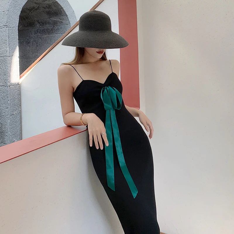 QOERLIN Knitted Bodycon Party Dress Women High Stretch Sleeveless Sexy Sweater Black Dress V Neck Vintage Skinny Vestidos Mujer
QOERLIN Knitted Bodycon Party Dress Women High Stretch Sleeveless Sexy Sweater Black Dress V Neck Vintage Skinny Vestidos Mujer