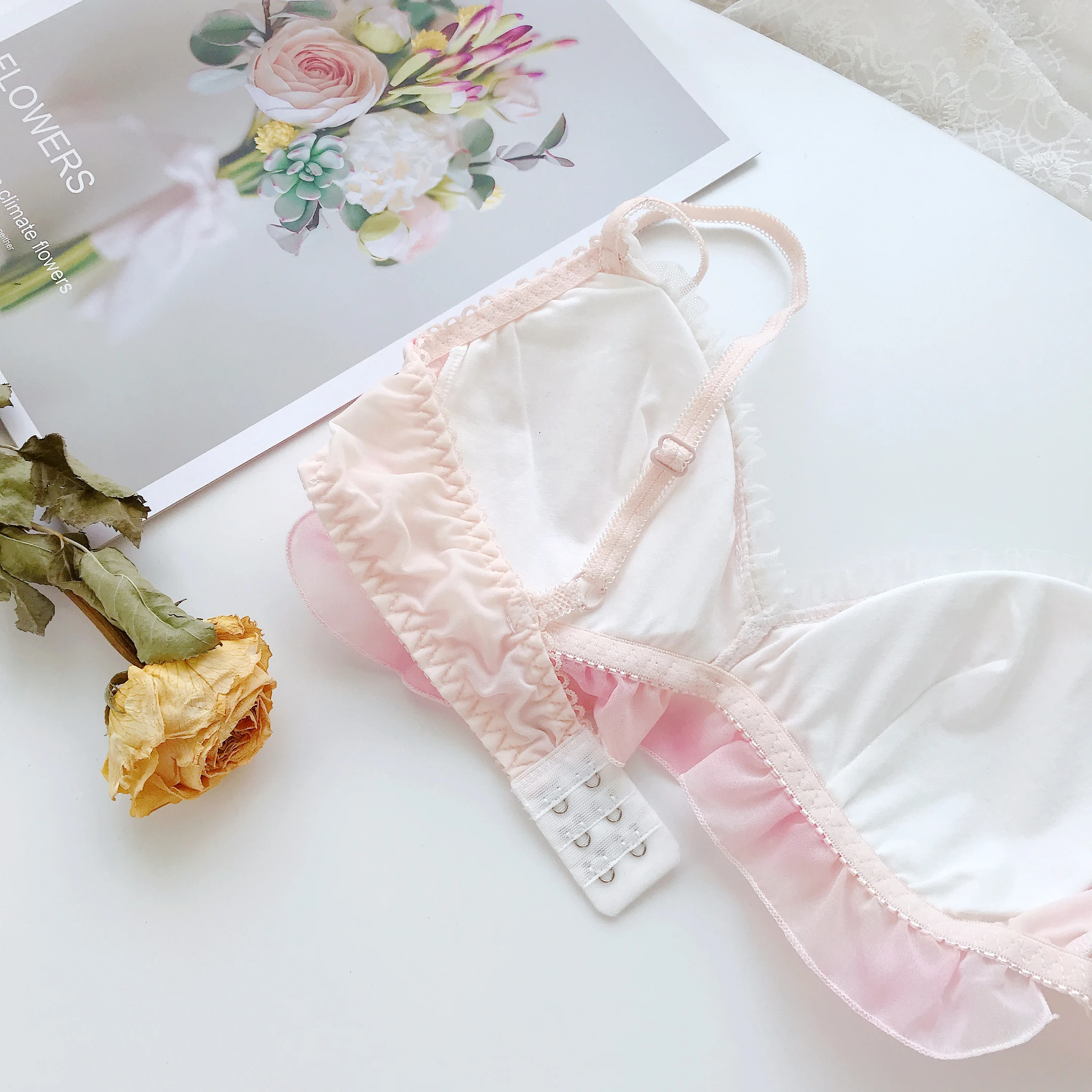 Chiffon Dream Lolita Princess Lingerie Set Lace Trim Bow Ruffles Bra & Briefs Kawaii Japanese Soft Sister Fairy Underwear Set
Chiffon Dream Lolita Princess Lingerie Set Lace Trim Bow Ruffles Bra & Briefs Kawaii Japanese Soft Sister Fairy Underwear Set