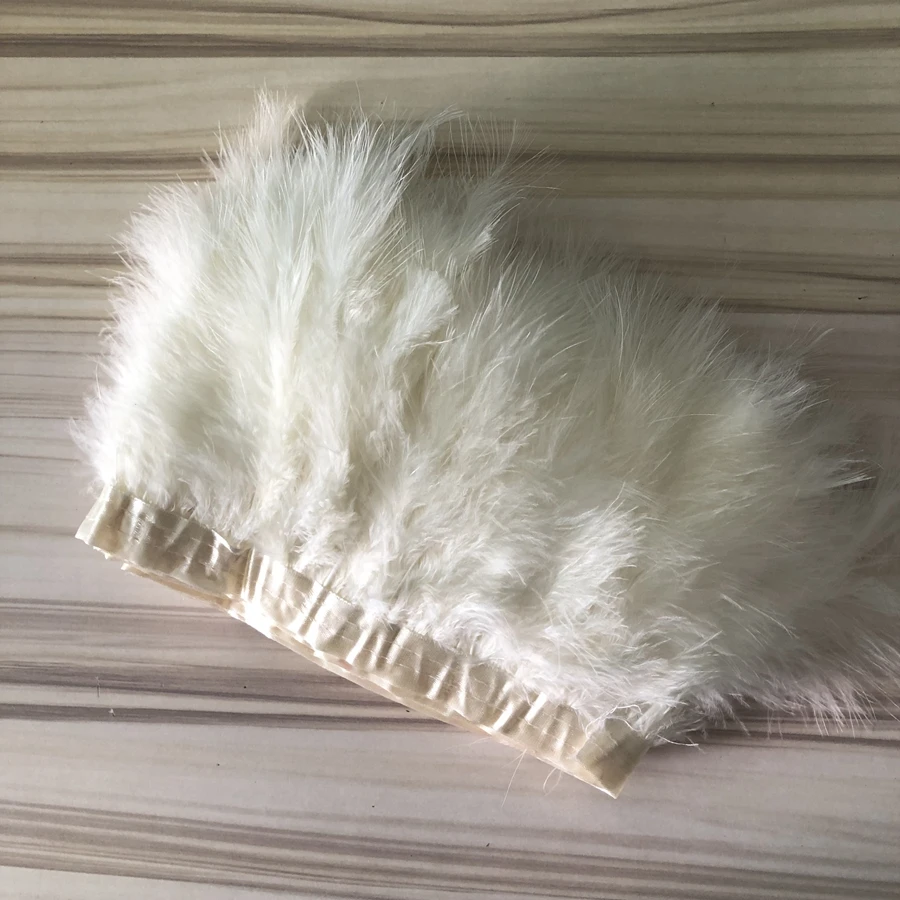 Wholesale 4-10Meters Beige Dyed Natural & Fluffy Marabou Feather Trims 15-20CM 6-8" DIY Crafts Making Carnival Party Decorations
Wholesale 4-10Meters Beige Dyed Natural & Fluffy Marabou Feather Trims 15-20CM 6-8" DIY Crafts Making Carnival Party Decorations