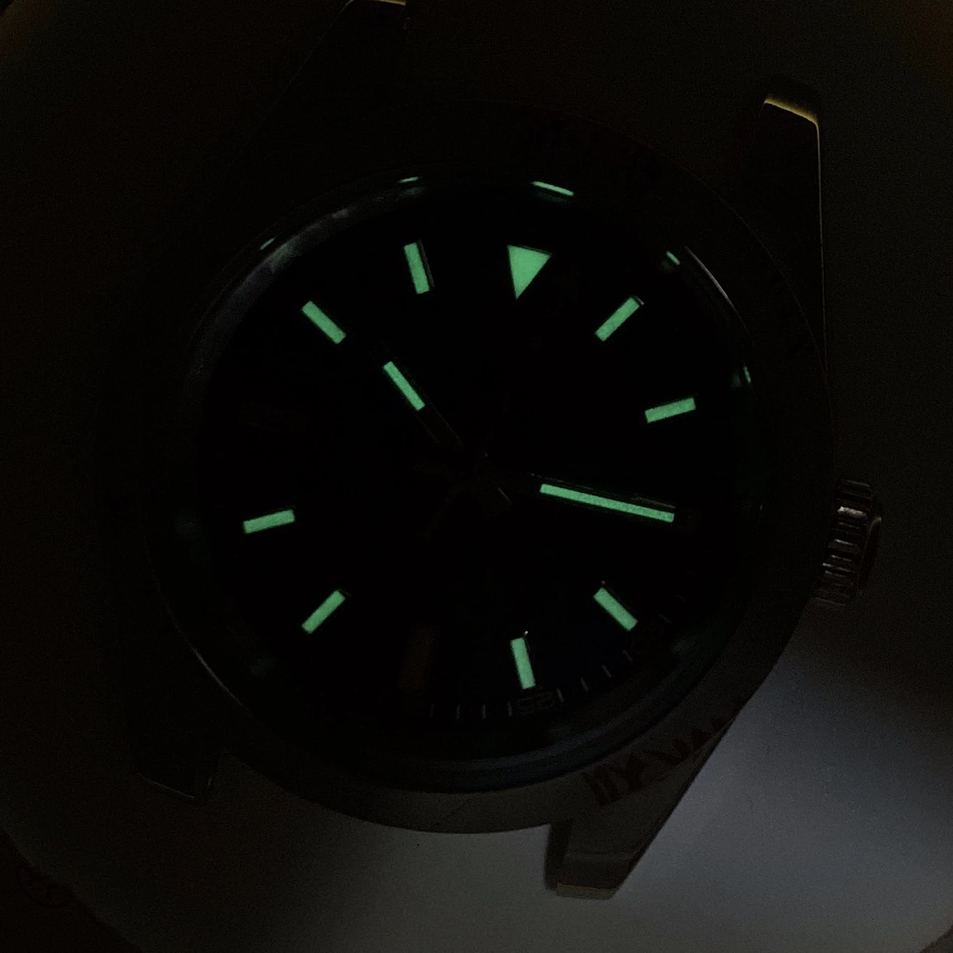 Автоматические мужские часы сапфировое стекло черный циферблат светящаяся рука