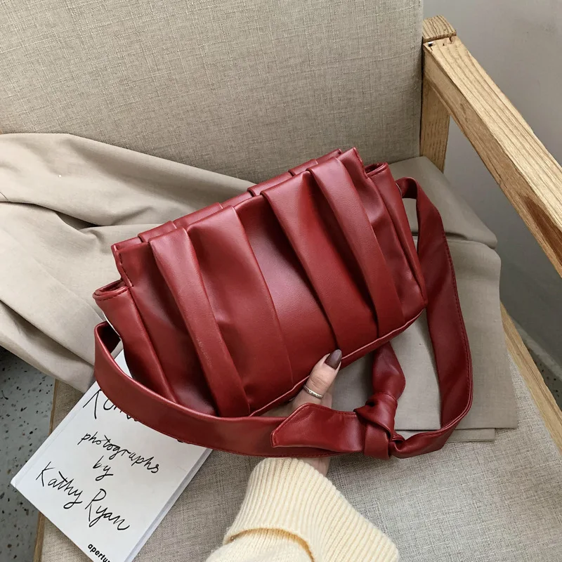 Women Folds Handbag Casual Handbags Female Designer Bag High-quality Leather Messenger Bag Shoulder Black Small Square Bag 2020
Women Folds Handbag Casual Handbags Female Designer Bag High-quality Leather Messenger Bag Shoulder Black Small Square Bag 2020