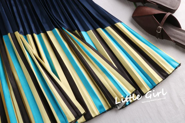 2020 Autumn New European Color Matching Plaid Pleated skirt High Street Style Mid-Calf Empire Striped Print Women Skirts
2020 Autumn New European Color Matching Plaid Pleated skirt High Street Style Mid-Calf Empire Striped Print Women Skirts