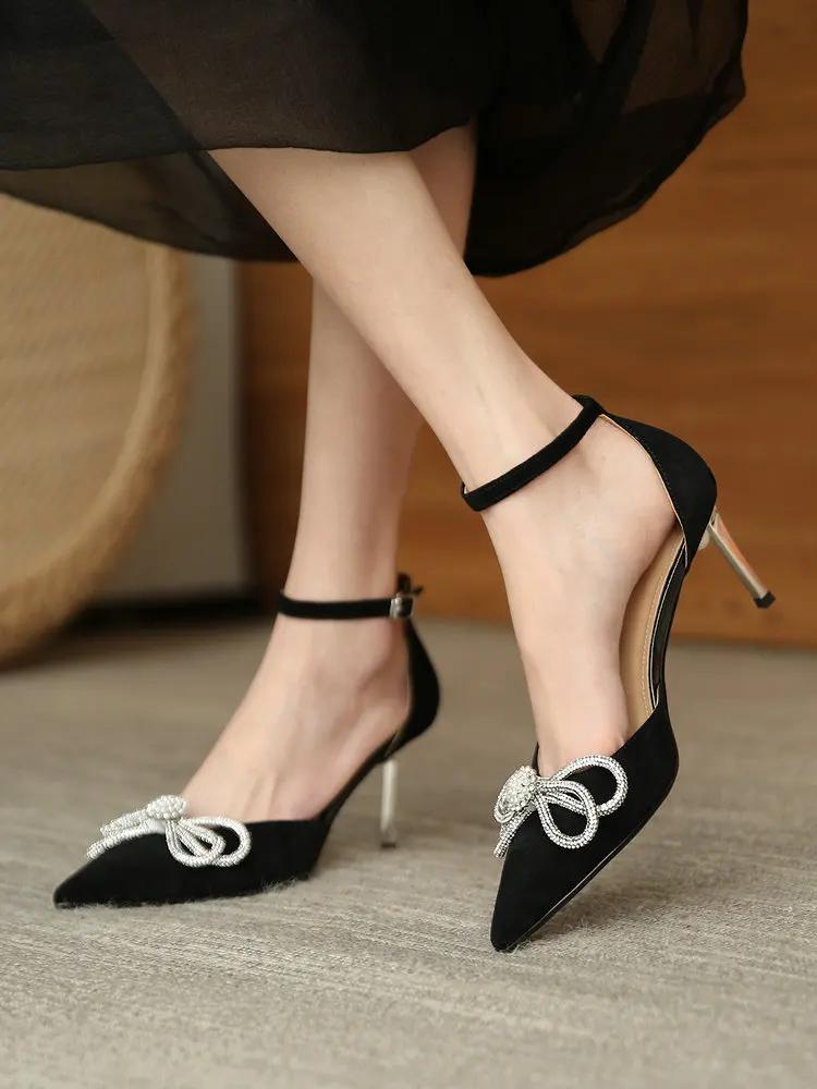 EshtonShero Mary Janes Women Thin High Heels Pumps Female Genuine Leather Shoes Pointed Toe Footwear Ladies Wedding Dress Shoes
EshtonShero Mary Janes Women Thin High Heels Pumps Female Genuine Leather Shoes Pointed Toe Footwear Ladies Wedding Dress Shoes