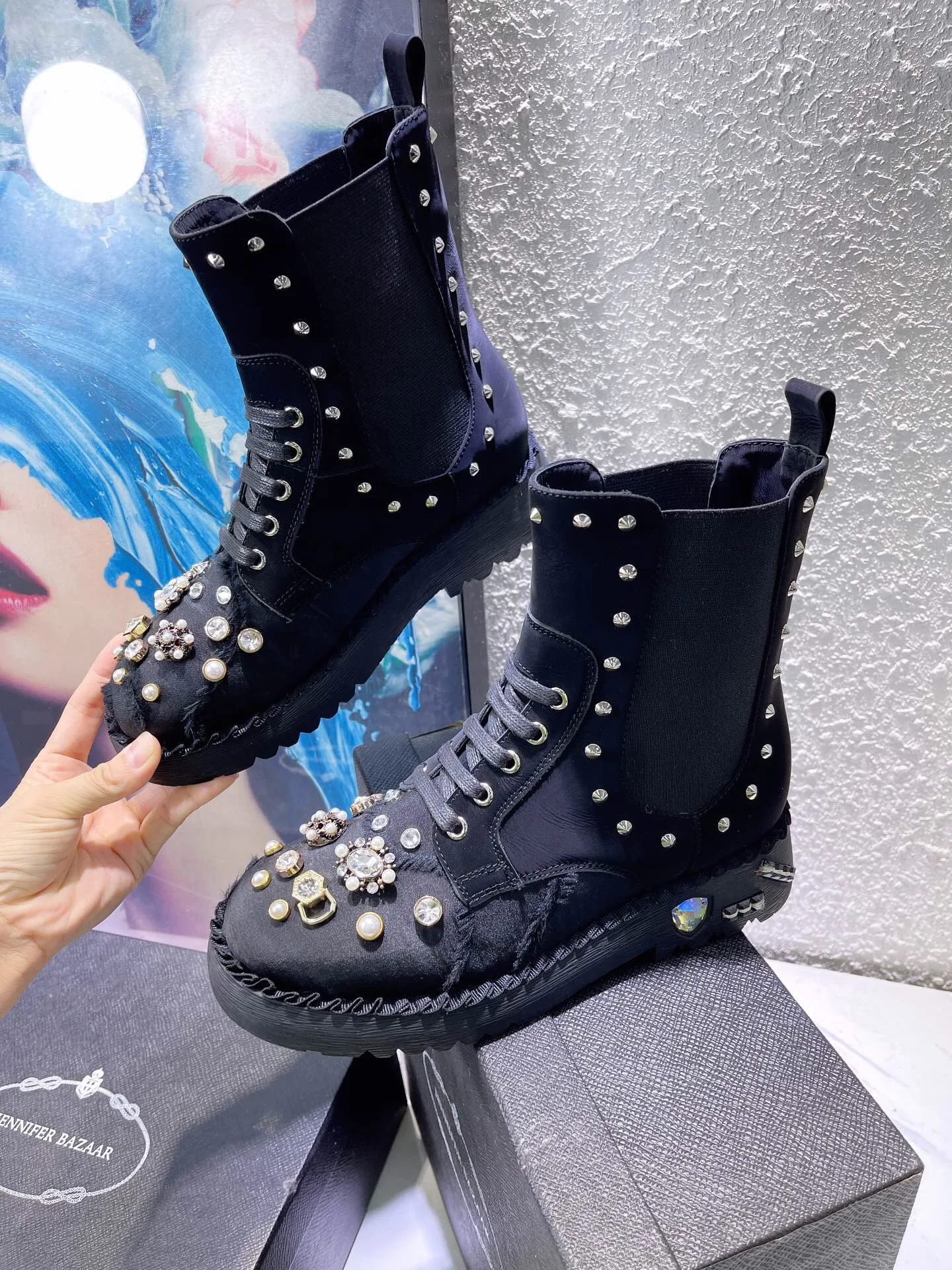 Women Boots High Quality Luxury Brand 2021 Chunky Heel Ankle Shoes Autumn Winter Pearl Designer Genuine Leather Black Fashion
Women Boots High Quality Luxury Brand 2021 Chunky Heel Ankle Shoes Autumn Winter Pearl Designer Genuine Leather Black Fashion