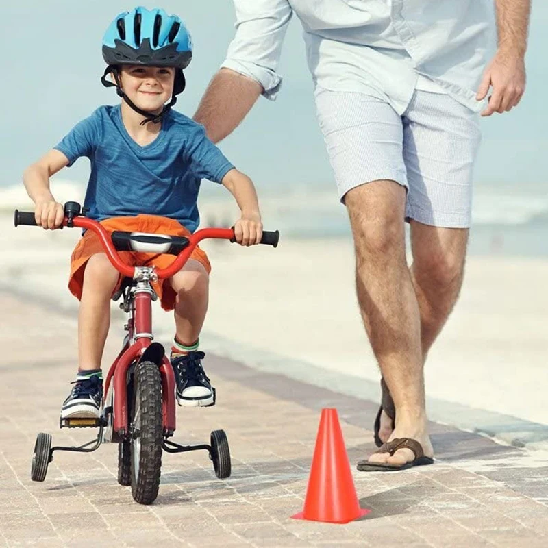 10 Piece Football Conical Cone Set Suitable for Track and Field Cone Marking Football Children's Outdoor Sports
10 Piece Football Conical Cone Set Suitable for Track and Field Cone Marking Football Children's Outdoor Sports