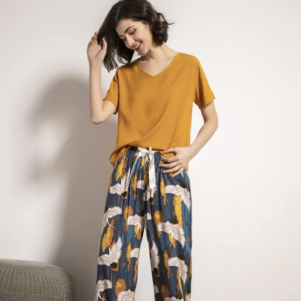 KISBINI Summer Women Homewear Set 2pcs Soft Loose Female Pajamas Set T-Shirt Pants Woman Sleepwear Home Clothes
KISBINI Summer Women Homewear Set 2pcs Soft Loose Female Pajamas Set T-Shirt Pants Woman Sleepwear Home Clothes