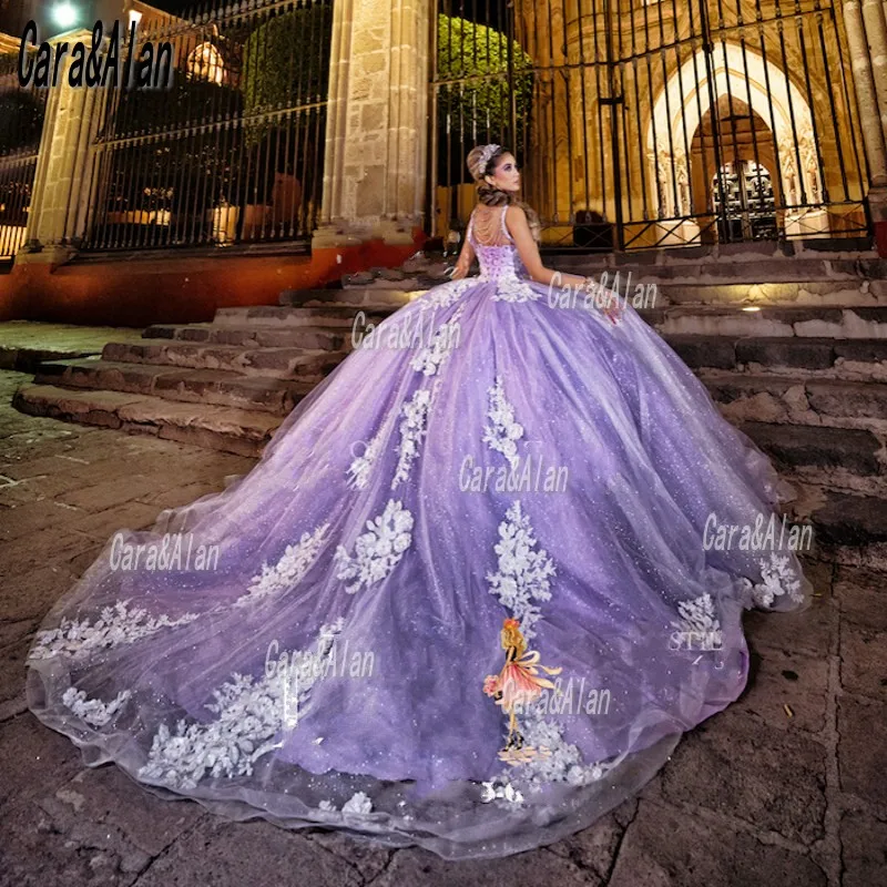 Sparkle Lilac Quinceanera Dresses With Lace Applique Tassel Bak Sweet 16 Dress Beading Misquince vestidos de 15 años
Sparkle Lilac Quinceanera Dresses With Lace Applique Tassel Bak Sweet 16 Dress Beading Misquince vestidos de 15 años
