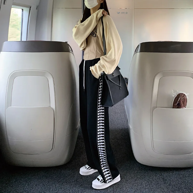 CGC Fashion Printed Woman Pants Casual Straight Wide Leg Sports Pants Female Harajuku Trousers Loose High Waist Sweatpants Woman
CGC Fashion Printed Woman Pants Casual Straight Wide Leg Sports Pants Female Harajuku Trousers Loose High Waist Sweatpants Woman
