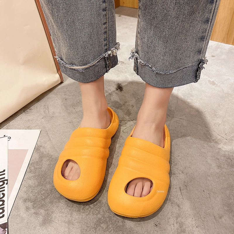 Women's Summer New Slippers Solid Color Thick-soled Hole Casual Shoes Outdoor Comfortable and Light Beach Trend Women's Shoes
Women's Summer New Slippers Solid Color Thick-soled Hole Casual Shoes Outdoor Comfortable and Light Beach Trend Women's Shoes