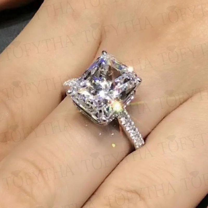 New inlaid gemstone Rhinestone popular simple temperament ring female European and American luxury ring size 5-11
New inlaid gemstone Rhinestone popular simple temperament ring female European and American luxury ring size 5-11