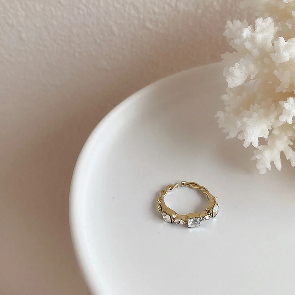 Fashion Finger Ring Korean New Delicate Zircon Square Open Adjustable For Women Girls Micro Pave Femme Vintage Jewelry
Fashion Finger Ring Korean New Delicate Zircon Square Open Adjustable For Women Girls Micro Pave Femme Vintage Jewelry