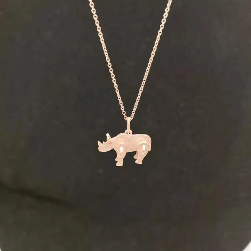 Ladies Fashion Frosted Playful Little Rhino Pendant Necklace S925 Sterling Silver Original Brand Logo Valentine's Day Gift
Ladies Fashion Frosted Playful Little Rhino Pendant Necklace S925 Sterling Silver Original Brand Logo Valentine's Day Gift