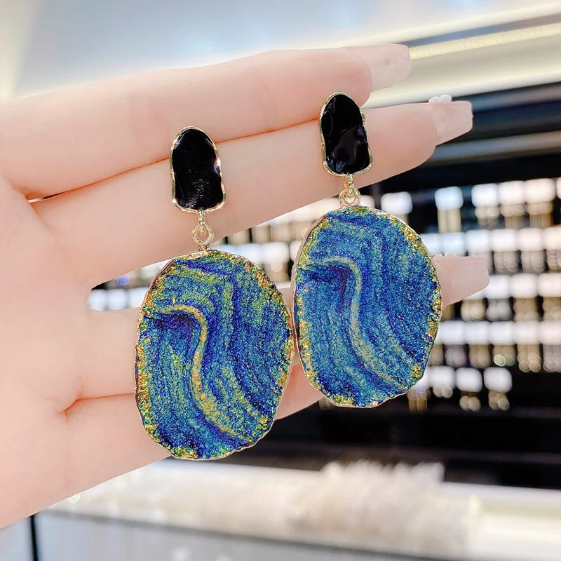 New fashion exaggerated personality high-end big earrings Korean temperament blue oil painting style earrings wholesale
New fashion exaggerated personality high-end big earrings Korean temperament blue oil painting style earrings wholesale