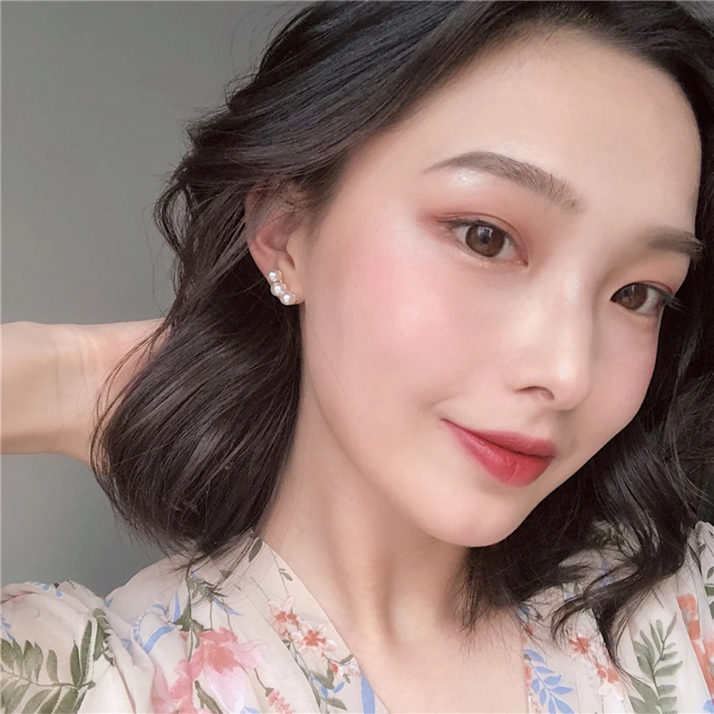 2021New Arrival Trendy Round Exquisite Pearl Floral Simple Stud Earrings For Women Fashion Jewelry Metal Gold Vintage Charm
2021New Arrival Trendy Round Exquisite Pearl Floral Simple Stud Earrings For Women Fashion Jewelry Metal Gold Vintage Charm