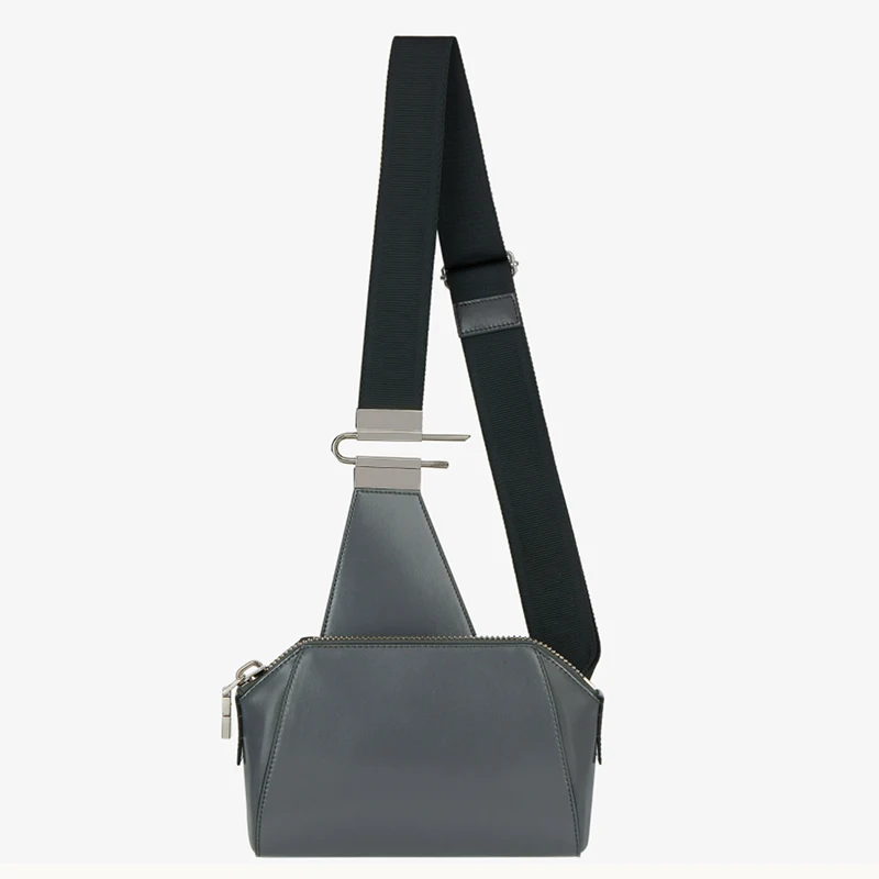 Simple Men's Chest Bag 2022 New Fashion Tablet Backpack Waterproof Large Capacity One Shoulder Crossbody Bag
Simple Men's Chest Bag 2022 New Fashion Tablet Backpack Waterproof Large Capacity One Shoulder Crossbody Bag