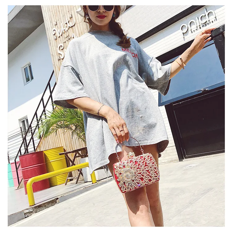 2021 HandBag Women's Banquet Bag Hollow Diamond-encrusted Dinner Bag Red Carpet Hand Bag Day Clutches Evening Bags
2021 HandBag Women's Banquet Bag Hollow Diamond-encrusted Dinner Bag Red Carpet Hand Bag Day Clutches Evening Bags