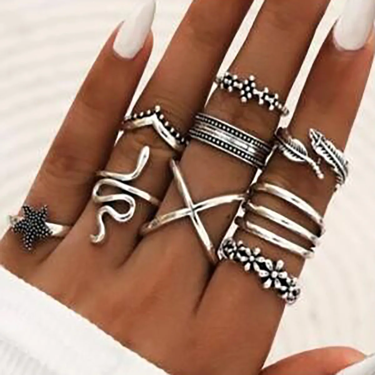 9Pcs/Set Retro Punk Metal Knuckle Ring Women Boho Feather Crown Starfish Snake Flower Cross Rings Geometric Wedding Jewelry Gift
9Pcs/Set Retro Punk Metal Knuckle Ring Women Boho Feather Crown Starfish Snake Flower Cross Rings Geometric Wedding Jewelry Gift