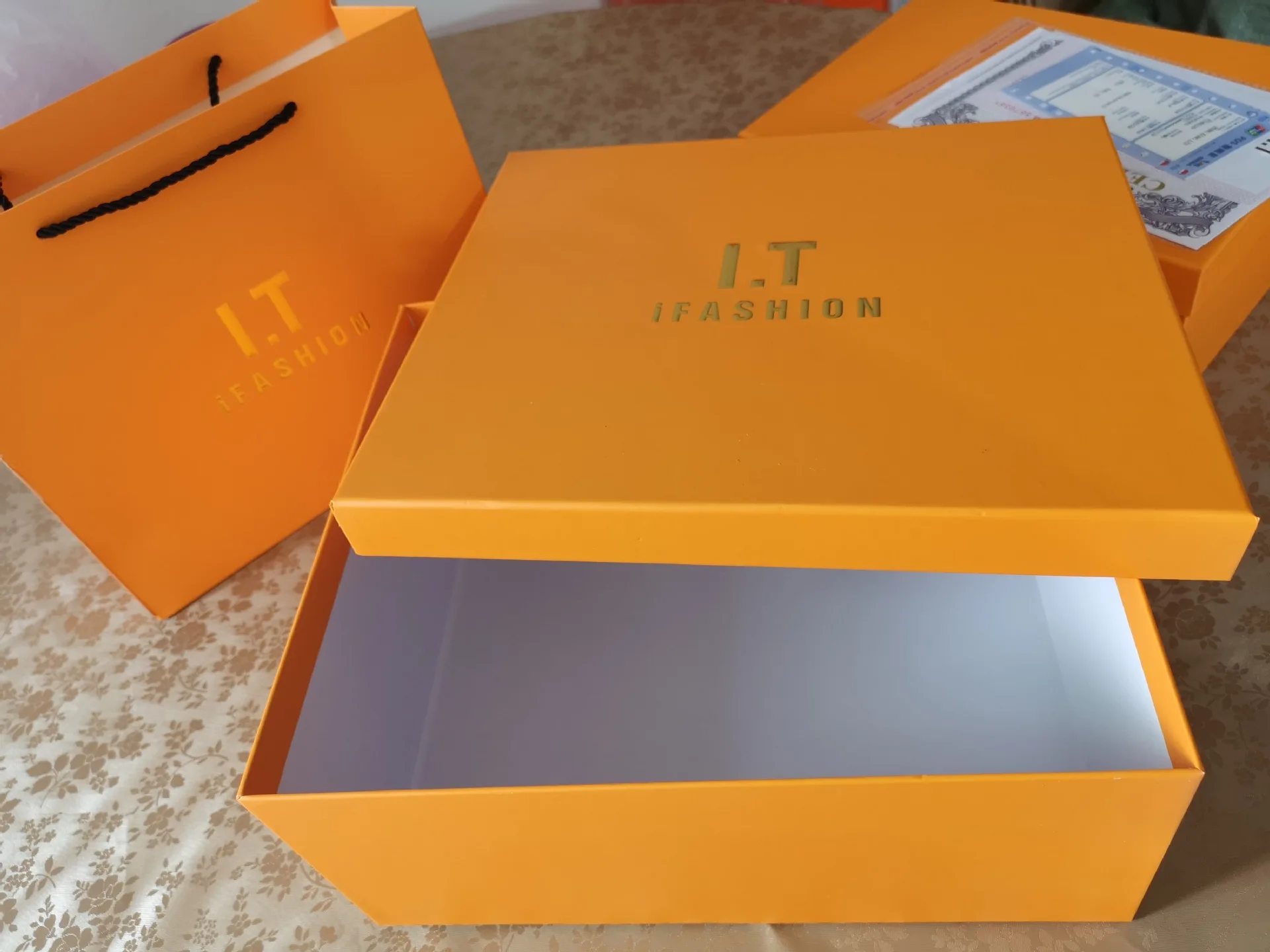 Высококачественная подарочная оранжевая Подарочная коробка, упаковка для сумки (коробка не продается отдельно, необходимо покупать вместе... 
Высококачественная подарочная оранжевая Подарочная коробка, упаковка для сумки (коробка не продается отдельно, необходимо покупать вместе...