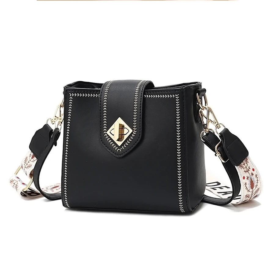 Female bag 2020 fashion trend small square bag wide shoulder strap bucket female bag messenger bag single shoulder handbag
Female bag 2020 fashion trend small square bag wide shoulder strap bucket female bag messenger bag single shoulder handbag
