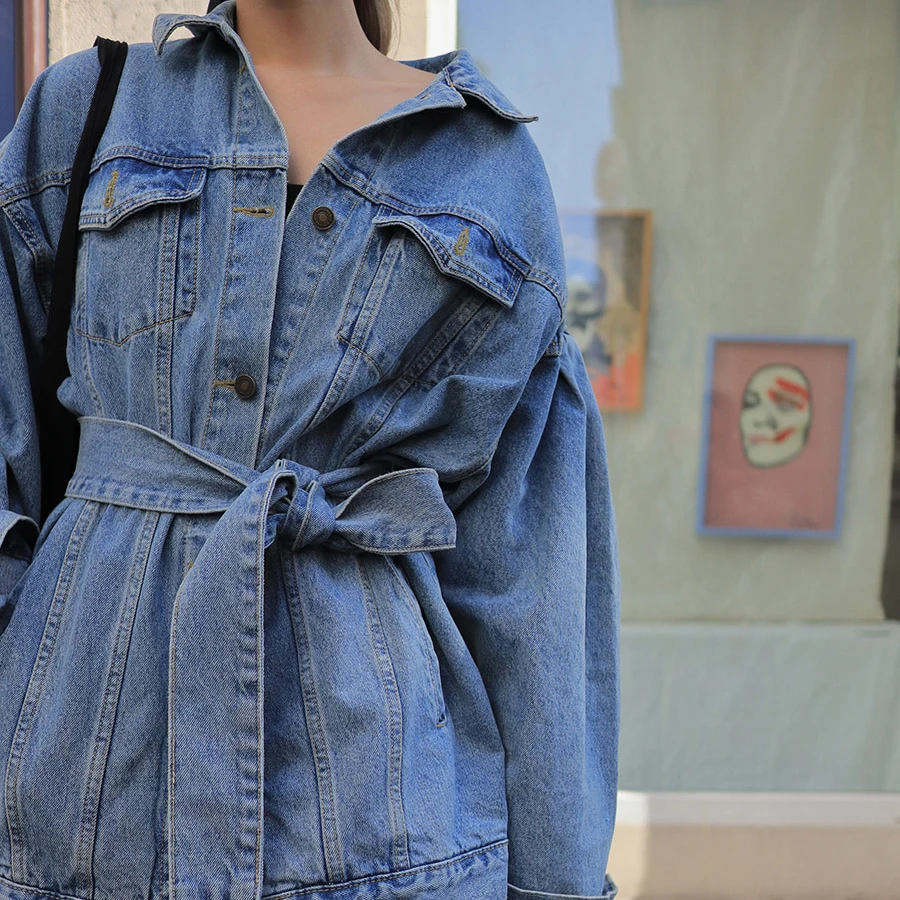 Fashion Single-breast Oversized Jeans Jacket Coat Women Autumn&Winter Denim Jacket Belt Lapel Loose Bandage Outwear 2021
Fashion Single-breast Oversized Jeans Jacket Coat Women Autumn&Winter Denim Jacket Belt Lapel Loose Bandage Outwear 2021