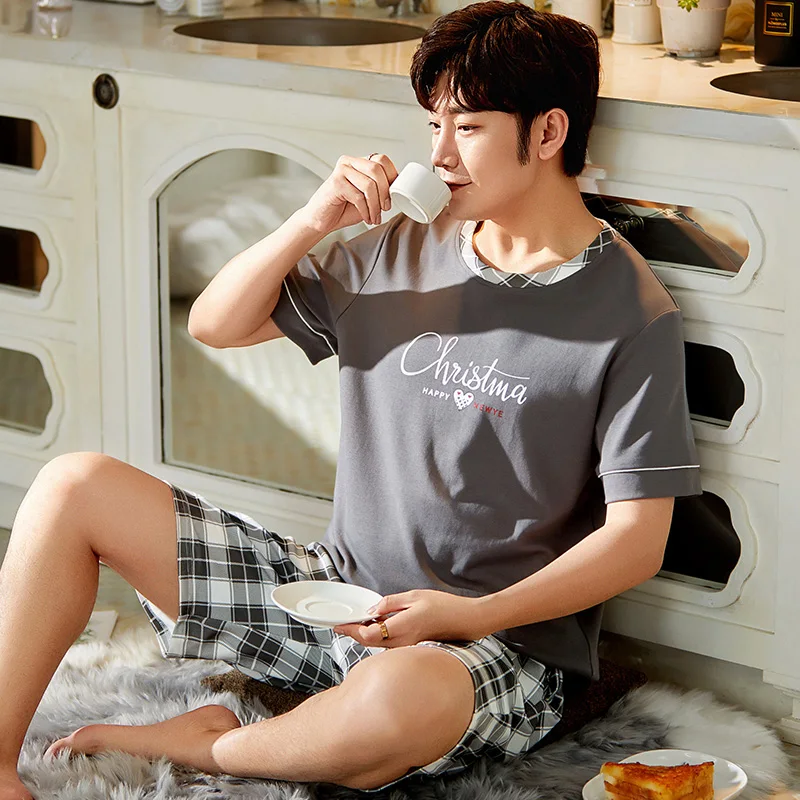 Plus Size Men Pajamas Set Cotton Short Sleeve + Shorts Summer Loungewear Korean Fashion Black Plaid O-Neck Man Letter Sleepwear 
Plus Size Men Pajamas Set Cotton Short Sleeve + Shorts Summer Loungewear Korean Fashion Black Plaid O-Neck Man Letter Sleepwear