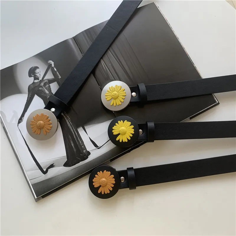 2020 Daisy Buckle Belt Women Imitation Leather Alloy Buckle Belt New Waistband Leisure Jeans Fashion Women Luxury Dress Belt
2020 Daisy Buckle Belt Women Imitation Leather Alloy Buckle Belt New Waistband Leisure Jeans Fashion Women Luxury Dress Belt