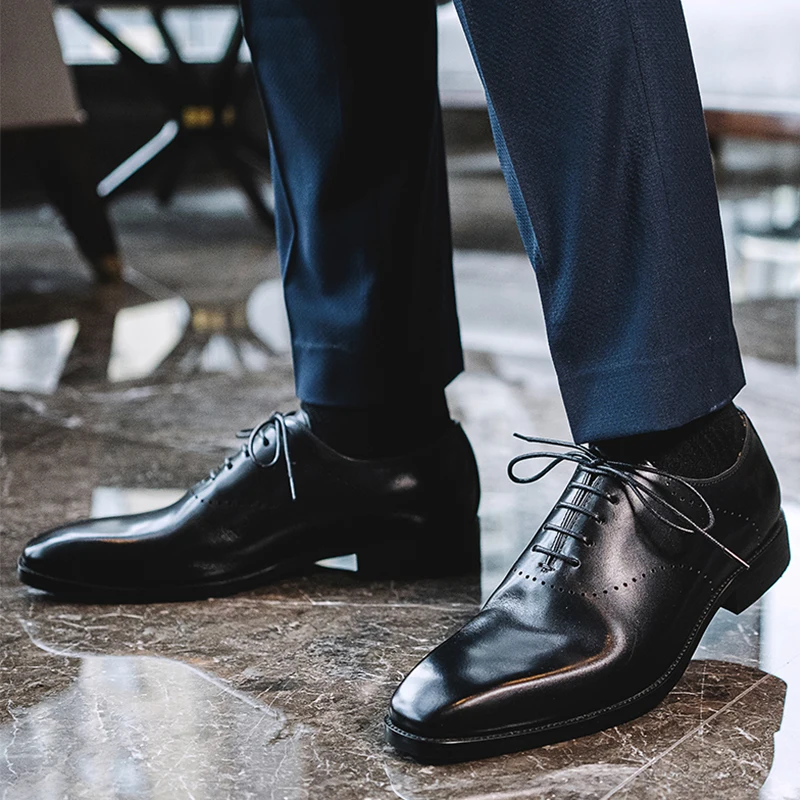 Mens formal shoes Genuine leather oxford shoes for men dressing wedding men's brogues office shoes lace up male men shoes 2020
Mens formal shoes Genuine leather oxford shoes for men dressing wedding men's brogues office shoes lace up male men shoes 2020
