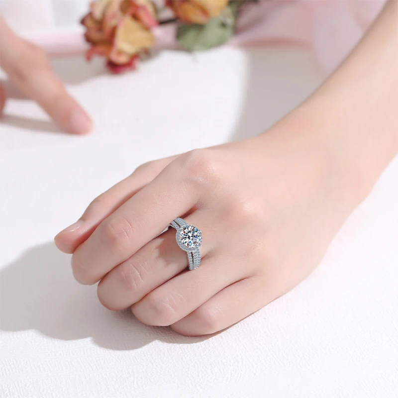 925 sterling silver ring 22 points Moissan diamond row ring engagement gift simulation diamond
925 sterling silver ring 22 points Moissan diamond row ring engagement gift simulation diamond
