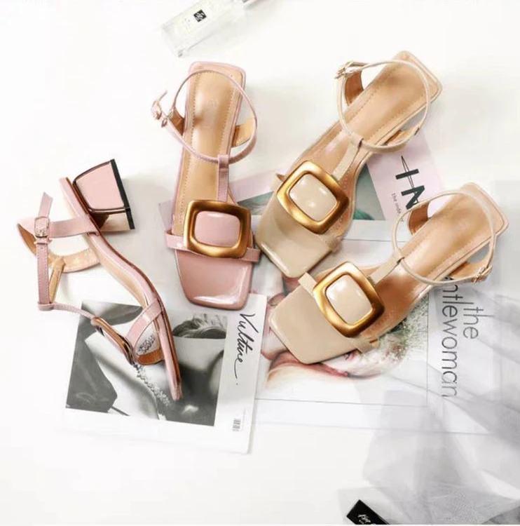 Summer 2019 - go with the chunky new medium strap Roman sandals with a square-headed fairy godmother zapatos de mujer E281
Summer 2019 - go with the chunky new medium strap Roman sandals with a square-headed fairy godmother zapatos de mujer E281