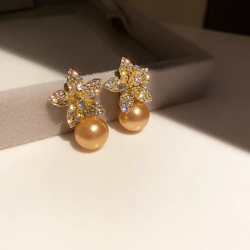 2021 New Sweet Fashion Crystal Flowers Drop Earrings Contracted Elegant Temperament Fine Pearl Women Korean Earrings Joker
2021 New Sweet Fashion Crystal Flowers Drop Earrings Contracted Elegant Temperament Fine Pearl Women Korean Earrings Joker