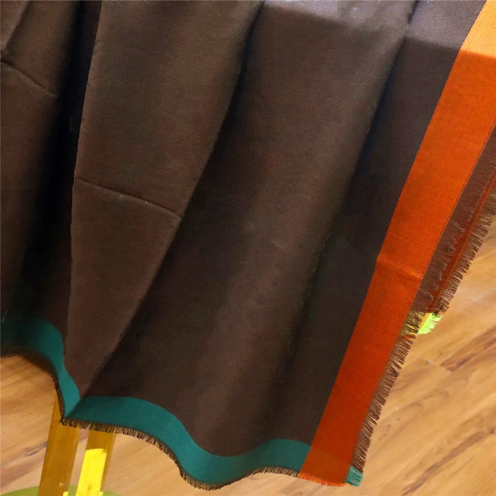 2020 new hot sale counter women's scarf silk wool blended shawl Muslim turban chiffon scarf autumn and winter fashion printing
2020 new hot sale counter women's scarf silk wool blended shawl Muslim turban chiffon scarf autumn and winter fashion printing