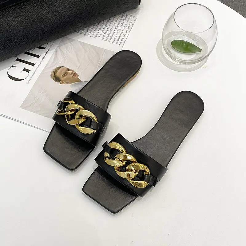 2021 Summer Women Fashion Slippers New Chain Decoration Sandals Ladies Square Toe Slippers Casual Beach Shoes Big Size 10
2021 Summer Women Fashion Slippers New Chain Decoration Sandals Ladies Square Toe Slippers Casual Beach Shoes Big Size 10
