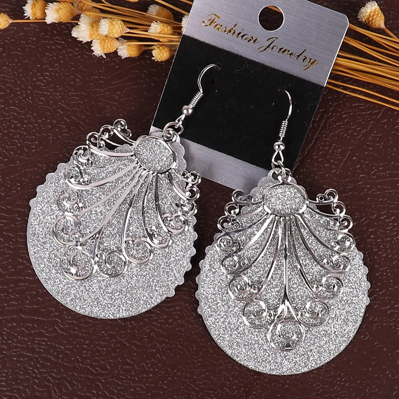 Metal Jewelry Ladies Fashion Earrings Long Pendant Earrings Geometric Simple and Fun Earrings Fashion Statement Party Christmas
Metal Jewelry Ladies Fashion Earrings Long Pendant Earrings Geometric Simple and Fun Earrings Fashion Statement Party Christmas
