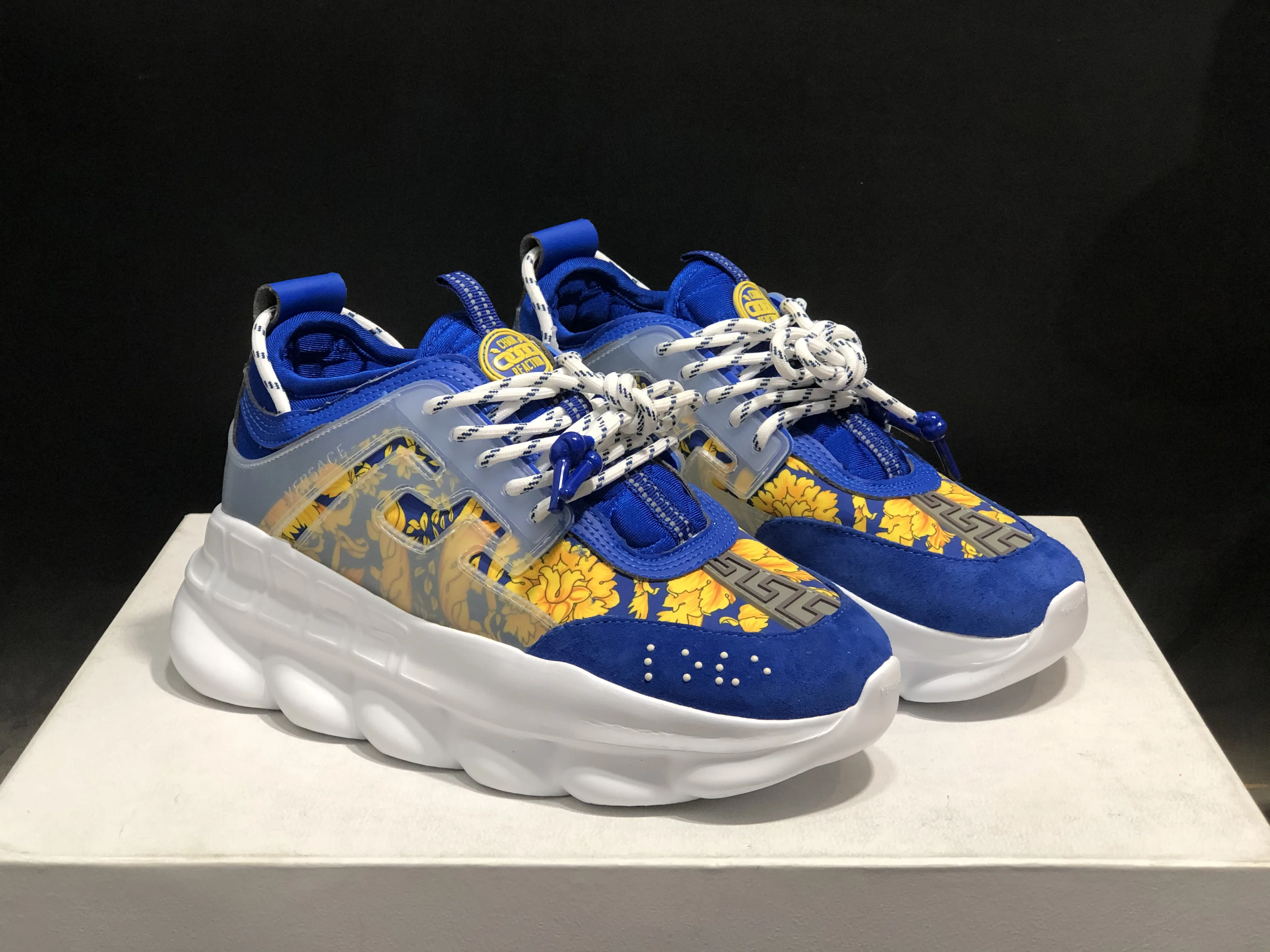 Air Cushion Designer Sneakers Fashion Casual Shoes For Men Women OG QS Ultra Luxury Shoes Brand Trainers Outdoor Sports
Air Cushion Designer Sneakers Fashion Casual Shoes For Men Women OG QS Ultra Luxury Shoes Brand Trainers Outdoor Sports