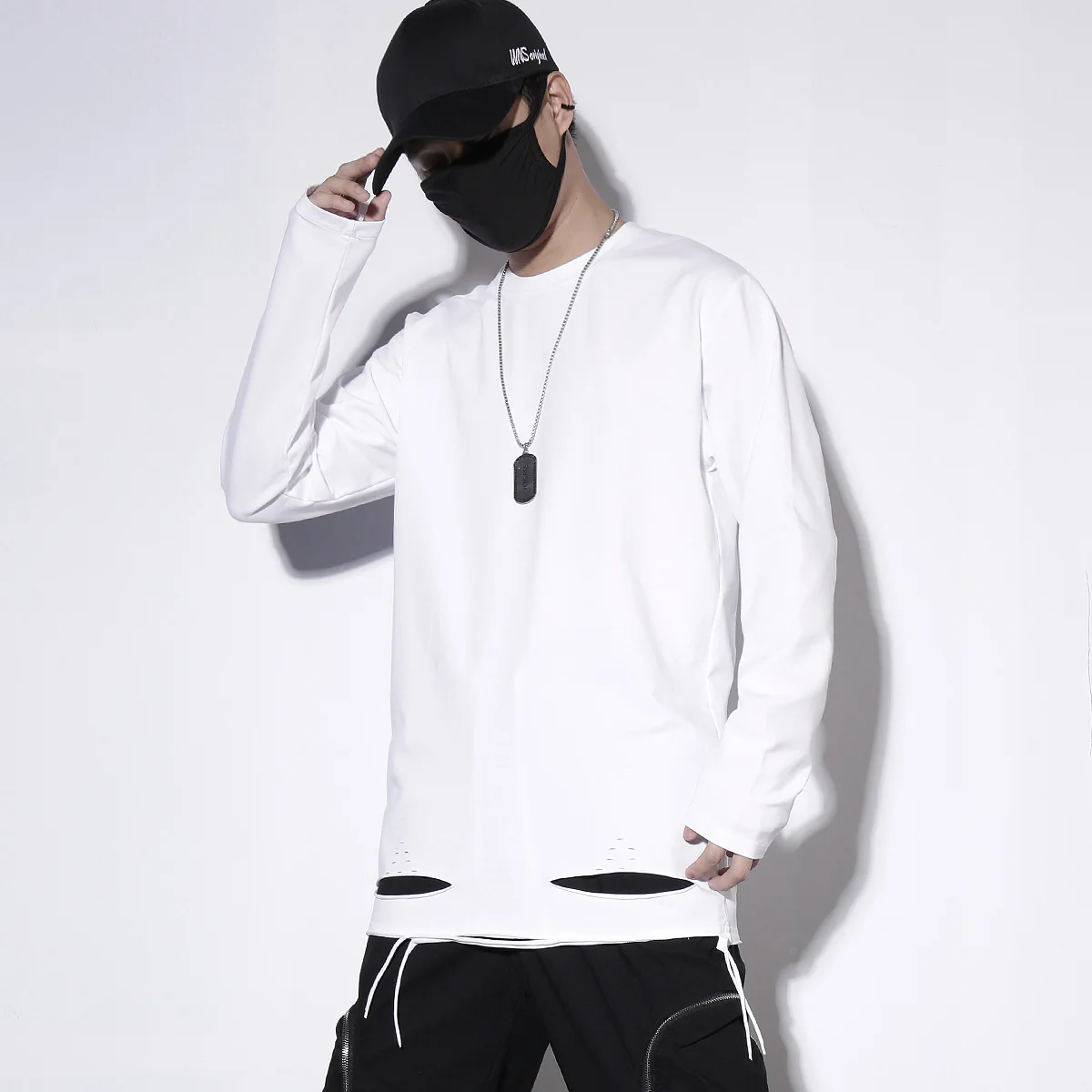 Fall loose fashion long-sleeved t-shirt men and Women Ins port wind hole brand hip-hop casual casual casual solid-color undershi
Fall loose fashion long-sleeved t-shirt men and Women Ins port wind hole brand hip-hop casual casual casual solid-color undershi